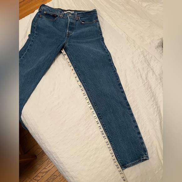 Levi’s Wedgie Straight Fit Jean - Size 27 - Medium Wash - Picture 10 of 10